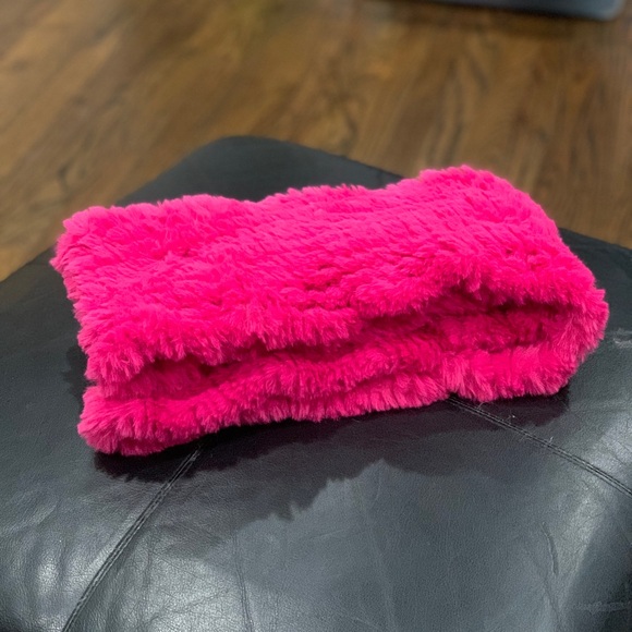 New La Fiorentina Infinity Scarf Faux Fur Fuchsia Pink - Picture 2 of 4